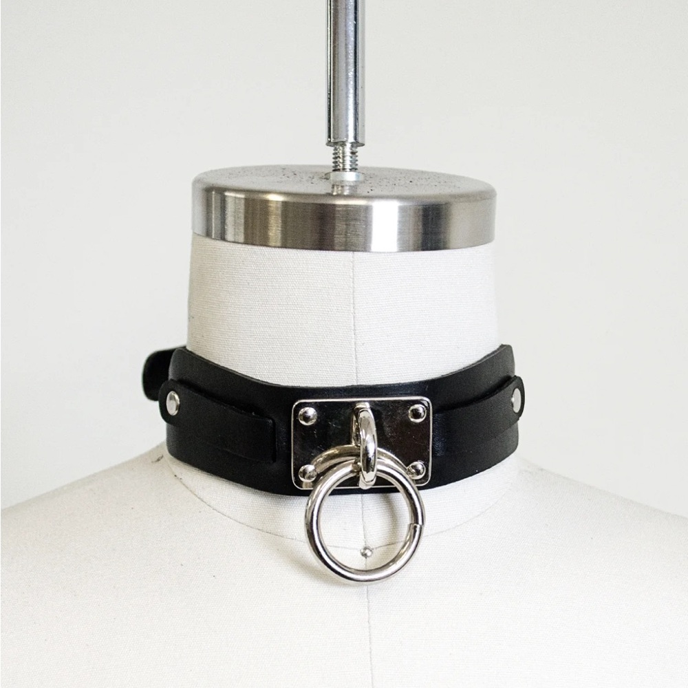 ZANA BAYNE Grey/Gray Leather Choker